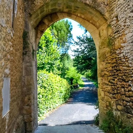 Ancienne Sechoir A Tabac Idealement Place A Limeuil Pour 4 Dans La Nature Luaran gambar