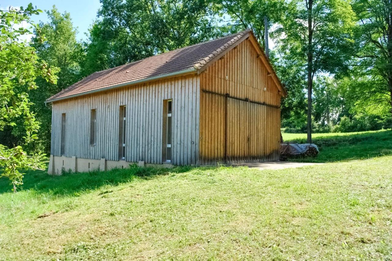 Ancienne Sechoir A Tabac Idealement Place A Limeuil Pour 4 Dans La Nature Luaran gambar