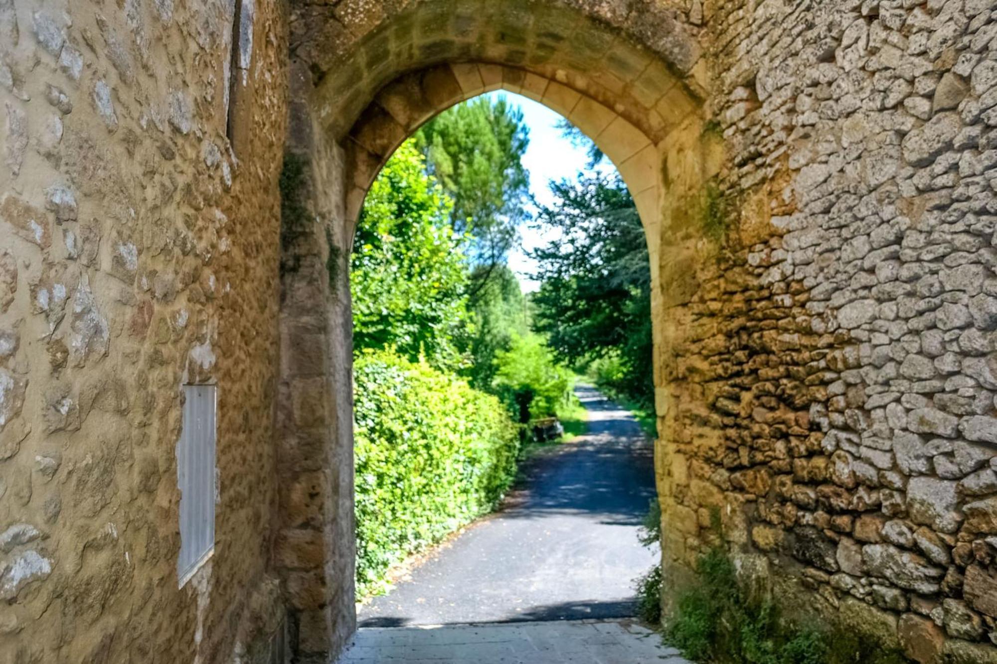 Ancienne Sechoir A Tabac Idealement Place A Limeuil Pour 4 Dans La Nature Luaran gambar