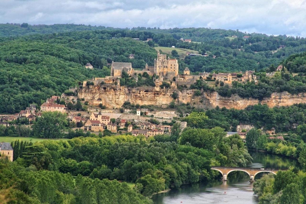 Ancienne Sechoir A Tabac Idealement Place A Limeuil Pour 4 Dans La Nature Luaran gambar