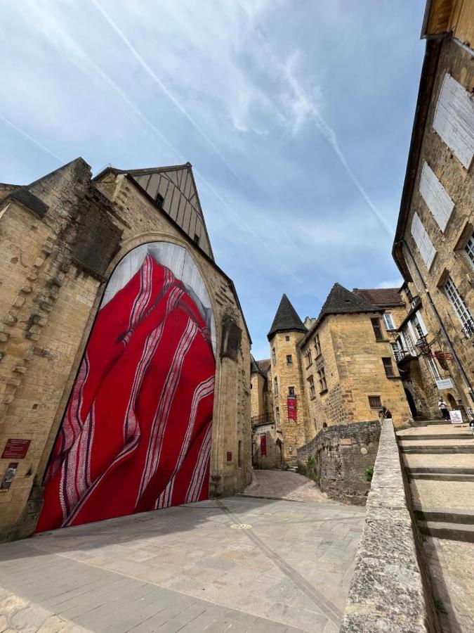Ancienne Sechoir A Tabac Idealement Place A Limeuil Pour 4 Dans La Nature Luaran gambar